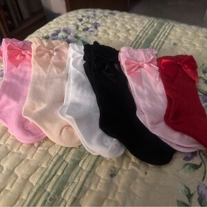 Knee socks with bows for infant girls